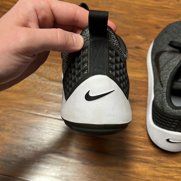 Nike shoes - Picture 7 of 9